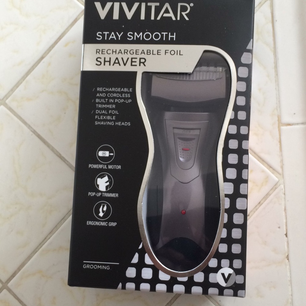 Rechargeable foil shaver